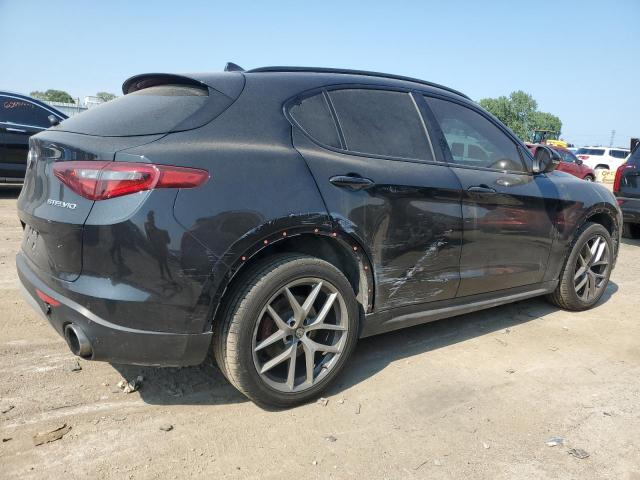 ZASFAKPN8J7B87377 - 2018 ALFA ROMEO STELVIO SPORT Schwarz Foto 3