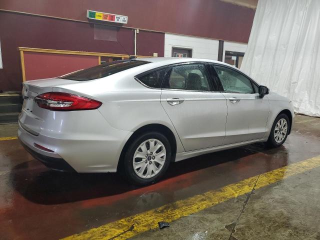 3FA6P0G70KR246127 - 2019 FORD FUSION S SILVER photo 3