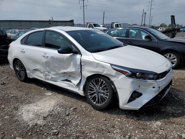 3KPF54AD6NE432773 - 2022 KIA FORTE GT LINE WHITE photo 4