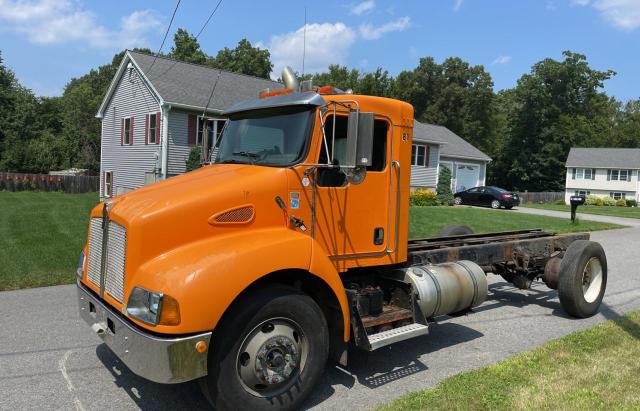 2NKMHN7X28M223521 - 2008 KENWORTH CONSTRUCTI T300 ORANGE photo 2