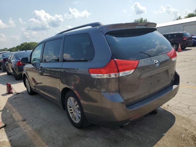 5TDYK3DC3DS367481 - 2013 TOYOTA SIENNA XLE GRAY photo 2