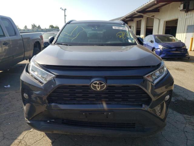 2T3A1RFV4KW082662 - 2019 TOYOTA RAV4 XLE PREMIUM GRAY photo 5