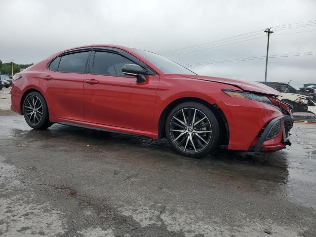 4T1S11AK4RU207231 - 2024 TOYOTA CAMRY SE NIGHT SHADE RED photo 4