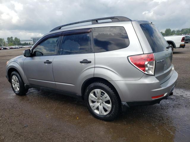 JF2SH62669H777921 - 2009 SUBARU FORESTER XS SILVER photo 2