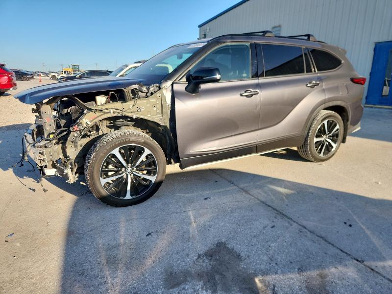 2022 TOYOTA HIGHLANDER XSE, null