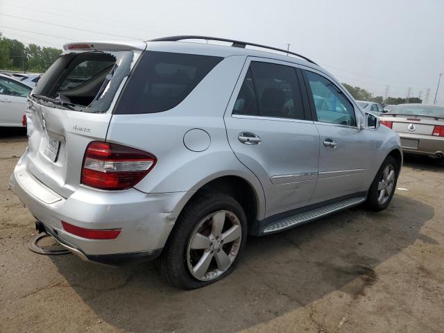 4JGBB8GB8BA671188 - 2011 MERCEDES-BENZ ML 350 4MATIC SILVER photo 3