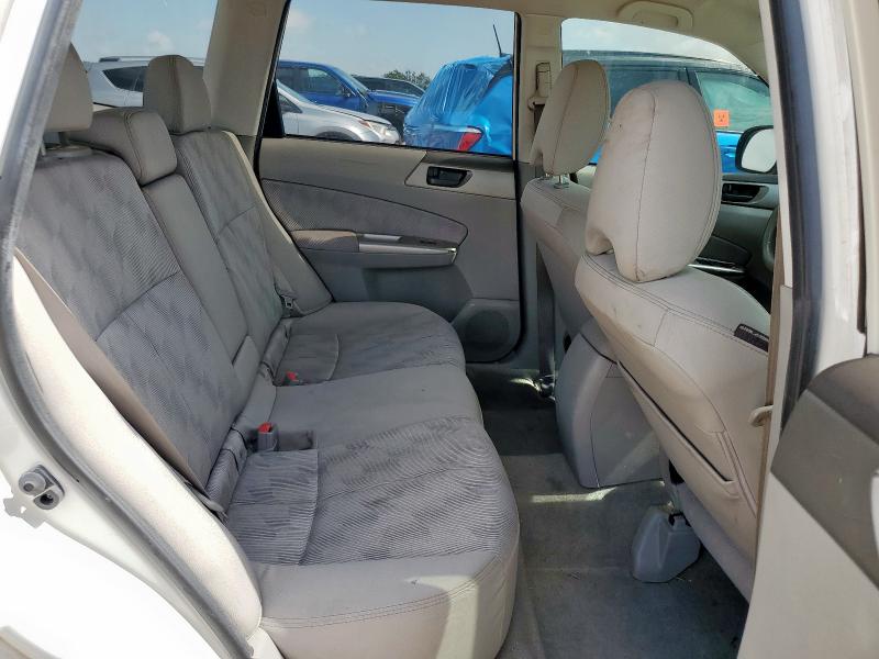 JF2SH6BC4AH778043 - 2010 SUBARU FORESTER XS Beyaz fotoğraf 11