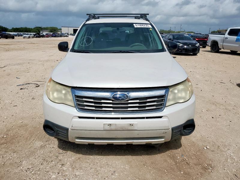 JF2SH6BC4AH778043 - 2010 SUBARU FORESTER XS Beyaz fotoğraf 5