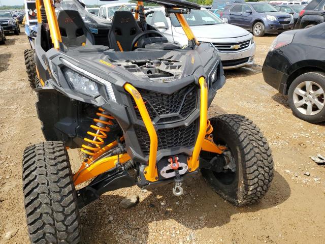 3JBPNDP13EJ000945 - 2014 CAN-AM MAVERICK M 1000R X RS DPS TWO TONE photo 10