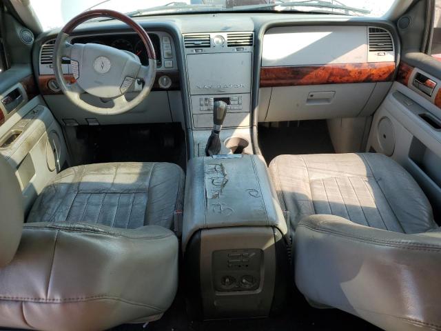 5LMFU28R34LJ29196 - 2004 LINCOLN NAVIGATOR ვერცხლისფერი ფოტო 8