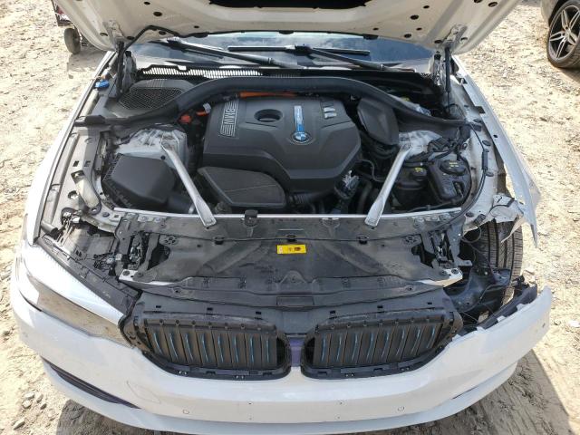 WBAJB1C58JB374676 - 2018 BMW 530XE თეთრი ფოტო 11