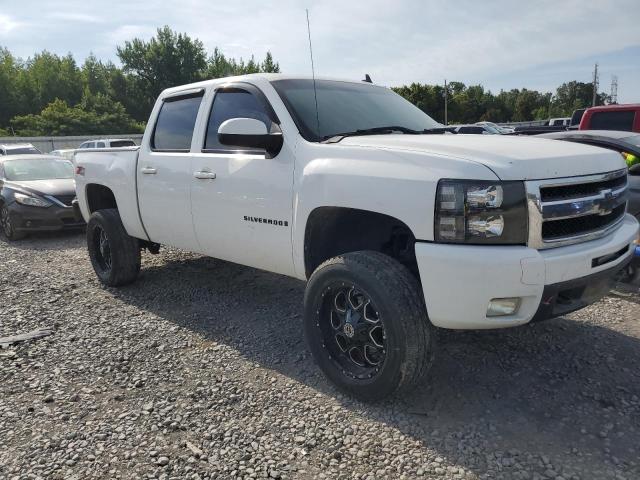 3GCEK33369G270897 - 2009 CHEVROLET SILVERADO K1500 LTZ WHITE photo 4