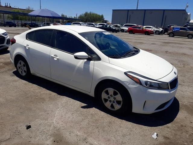 3KPFK4A77HE035399 - 2017 KIA FORTE LX WHITE photo 4