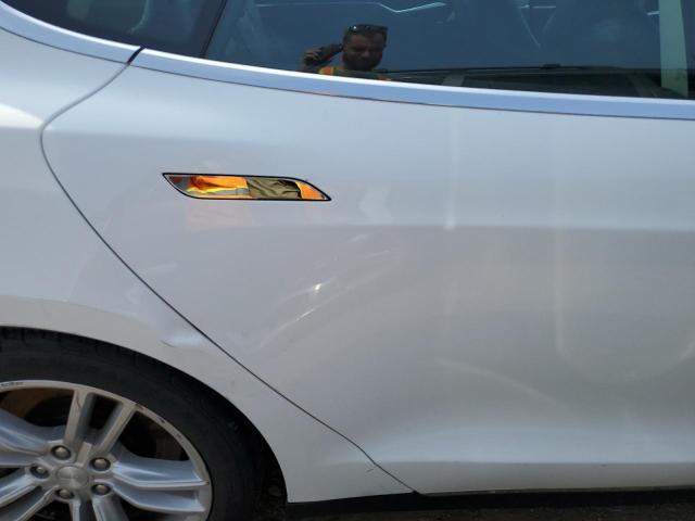 5YJSA1CG7DFP12176 - 2013 TESLA MODEL S Սպիտակ լուսանկար 10