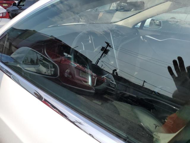 5YJSA1CG7DFP12176 - 2013 TESLA MODEL S Սպիտակ լուսանկար 8