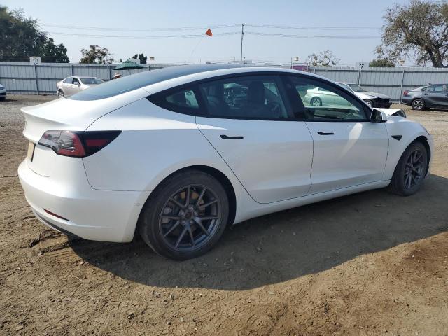 5YJ3E1EA2MF021140 - 2021 TESLA MODEL 3 WHITE photo 3