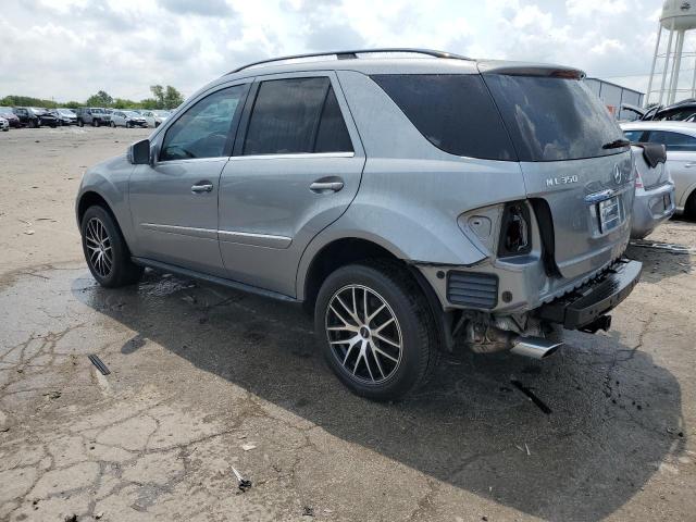 4JGBB8GB8BA649899 - 2011 MERCEDES-BENZ ML 350 4MATIC GRAY photo 2