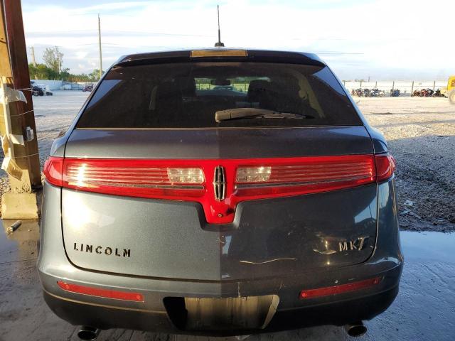 2LMHJ5FK3JBL01111 - 2018 LINCOLN MKT BLUE photo 6