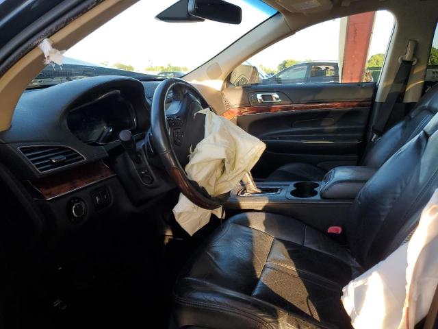 2LMHJ5FK3JBL01111 - 2018 LINCOLN MKT BLUE photo 7