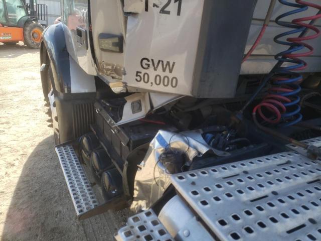 4V4WC9EH7KN197957 - 2019 VOLVO VNR GRAY photo 9