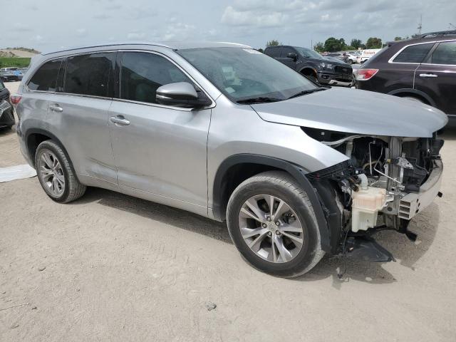 5TDKKRFH4FS105618 - 2015 TOYOTA HIGHLANDER XLE SILVER photo 4