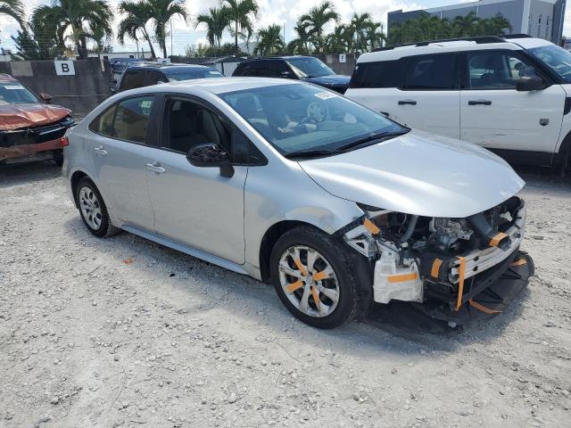 JTDEPMAEXNJ200923 - 2022 TOYOTA COROLLA LE Gümüş foto 4