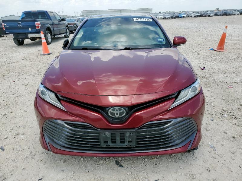 4T1B11HK1JU540495 - 2018 TOYOTA CAMRY L RED photo 5