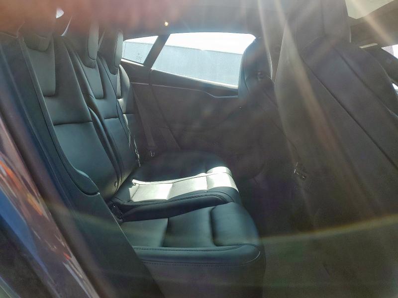 5YJSA1E21JF260383 - 2018 TESLA MODEL S 灰色 照片 10