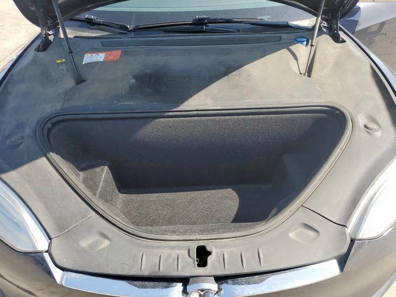 5YJSA1E21JF260383 - 2018 TESLA MODEL S 灰色 照片 11