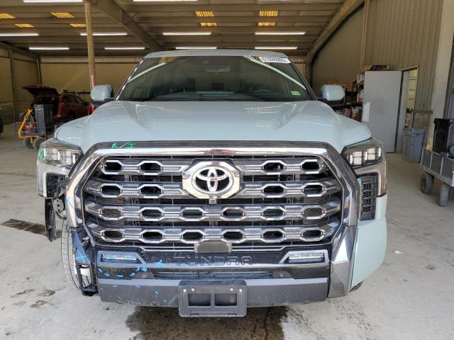 5TFNA5EC1SX037863 - 2025 TOYOTA TUNDRA CREWMAX PLATINUM ნაცრისფერი ფოტო 5