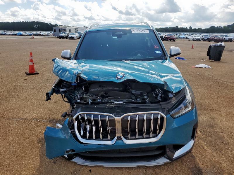 WBX73EF06R5Y82689 - 2024 BMW X1 XDRIVE28I BLUE photo 5