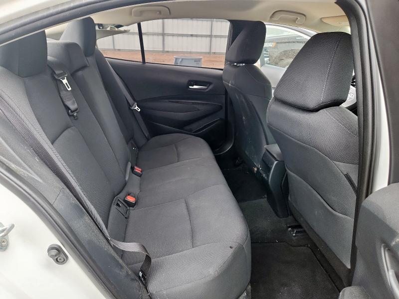 5YFEPMAE5MP262949 - 2021 TOYOTA COROLLA LE თეთრი ფოტო 10