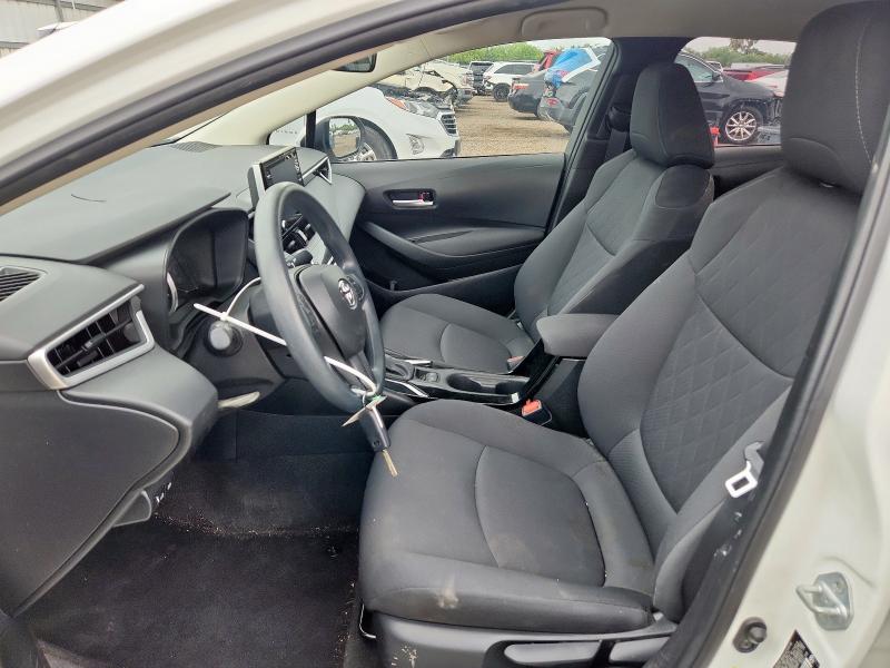 5YFEPMAE5MP262949 - 2021 TOYOTA COROLLA LE თეთრი ფოტო 7