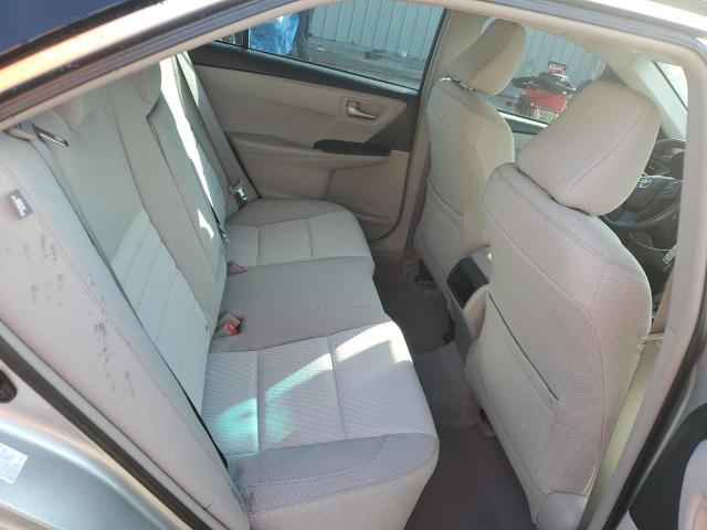 4T4BF1FKXFR447671 - 2015 TOYOTA CAMRY LE SILVER photo 10
