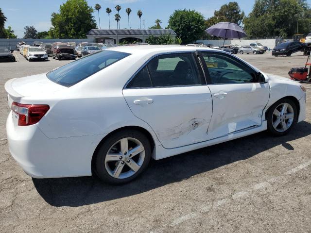 4T1BF1FK9DU712135 - 2013 TOYOTA CAMRY L WHITE photo 3