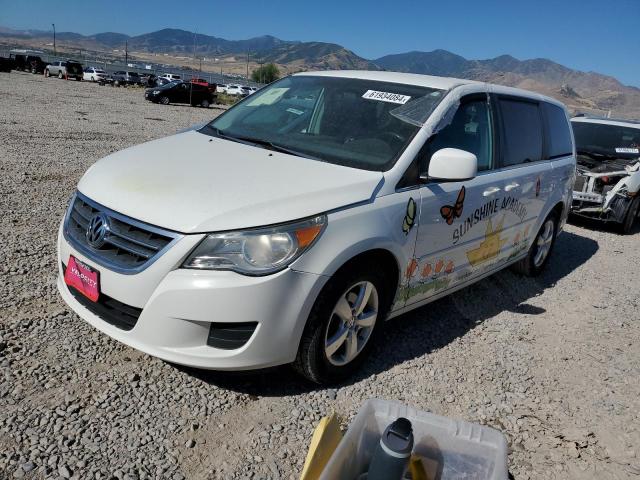 2009 VOLKSWAGEN ROUTAN SE, 