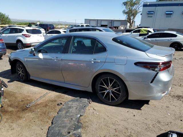 4T1G11AK8RU196336 - 2024 TOYOTA CAMRY SE NIGHT SHADE SILVER photo 2