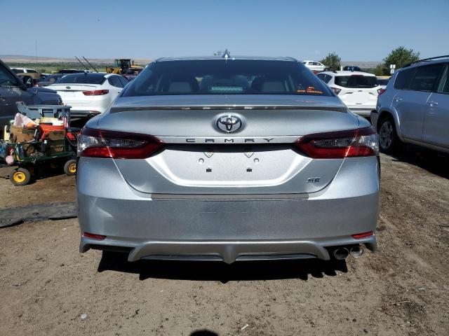 4T1G11AK8RU196336 - 2024 TOYOTA CAMRY SE NIGHT SHADE SILVER photo 6