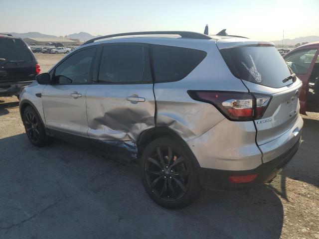 1FMCU0HD1JUD29708 - 2018 FORD ESCAPE SEL SILVER photo 2