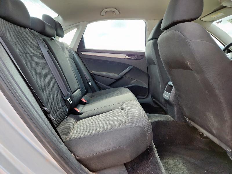 1VWAS7A36FC058800 - 2015 VOLKSWAGEN PASSAT S SILVER photo 10