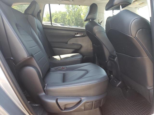 5TDGZRBHXLS013769 - 2020 TOYOTA HIGHLANDER XLE 银色 照片 11