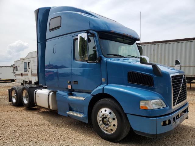 4V4MB9DG3JN999407 - 2018 VOLVO VNM BLUE photo 1