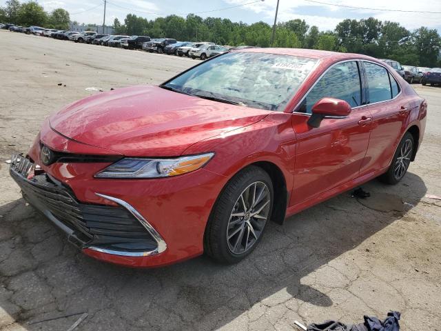 4T1F11AKXPU185296 - 2023 TOYOTA CAMRY XLE RED photo 1