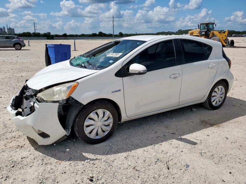 2015 TOYOTA PRIUS C, null