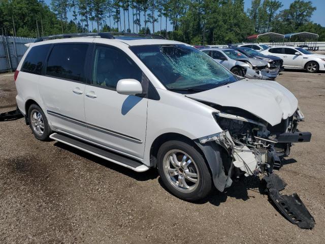 5TDZK22C68S157402 - 2008 TOYOTA SIENNA XLE WHITE photo 4