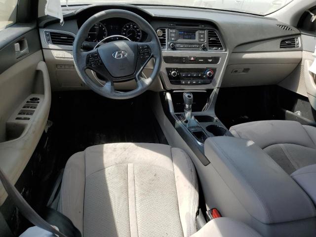 5NPE24AF5FH006396 - 2015 HYUNDAI SONATA SE WHITE photo 8