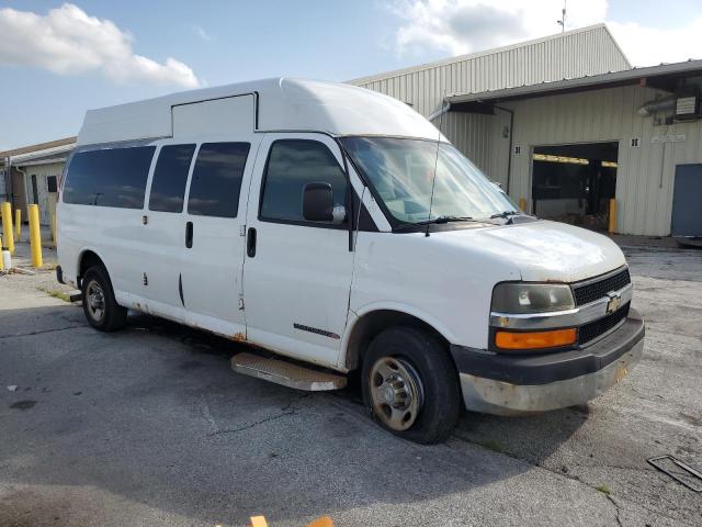 1GB2G1DG2A1149978 - 2010 CHEVROLET EXPRESS G3 LT WHITE photo 4