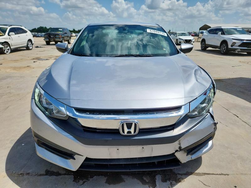 2HGFC4B51JH306186 - 2018 HONDA CIVIC LX 银色 照片 5