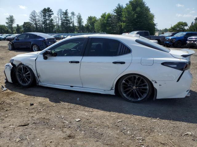 4T1G11AK7RU910313 - 2024 TOYOTA CAMRY SE NIGHT SHADE WHITE photo 2