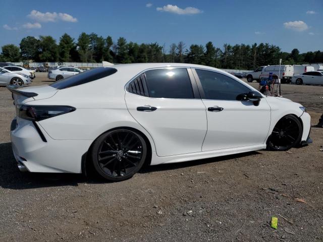 4T1G11AK7RU910313 - 2024 TOYOTA CAMRY SE NIGHT SHADE WHITE photo 3